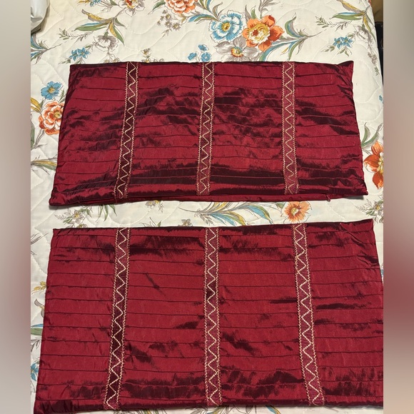 Two decorative throw pillowcases - Picture 1 of 6
